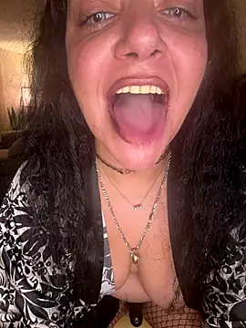 Snapshot of PichyPrettyPussy chatting on November 20, 2025, 7:46 pm PichyPrettyPussy online show from November 20, 2025, 7:46 pm