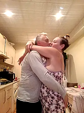  lady red  online show from January 20, 2025, 1:53 pm