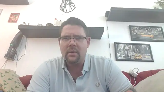 Snapshot of sexykevin17cm chatting on February 18, 2026, 2:35 pm sexykevin17cm online show from February 18, 2026, 2:35 pm