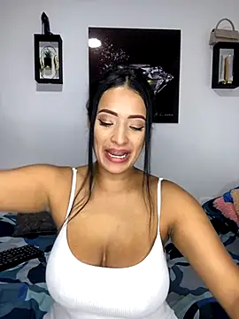 Shantal Lovee online show from October 14, 2025, 2:01 am