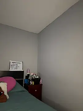 Snapshot of Sammy_pink chatting on March 9, 2025, 10:52 pm Sammy pink online show from March 9, 2025, 10:52 pm