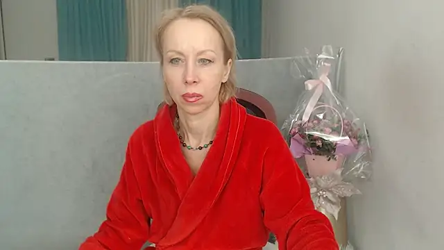 LuxuryNika online show from February 5, 2026, 5:39 pm