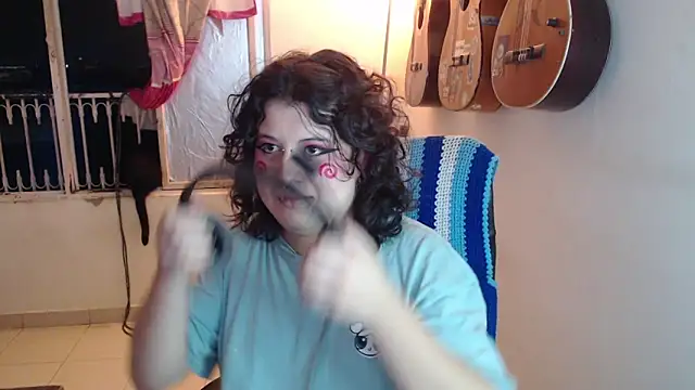 Snapshot of Smoke_trip_Alicia chatting on October 16, 2025, 3:40 am Smoke trip Alicia online show from October 16, 2025, 3:40 am