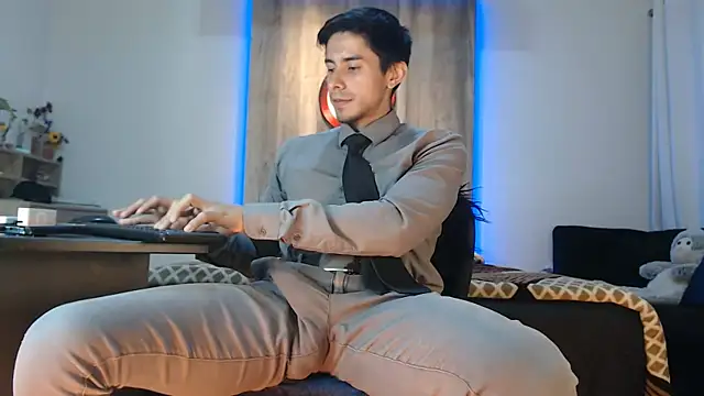 Andrew 4  online show from September 28, 2025, 8:31 am