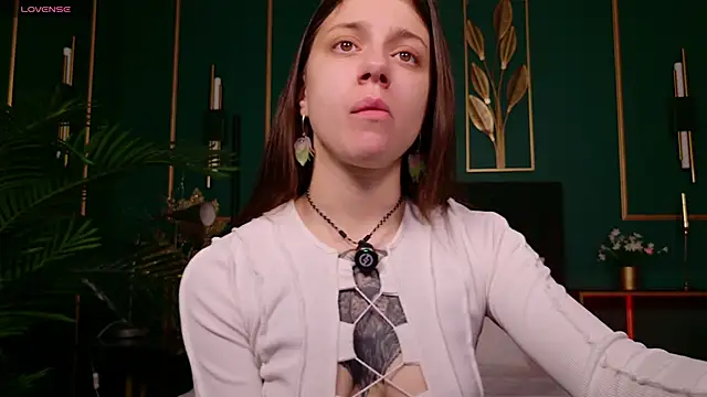 Eille Elfie online show from November 7, 2025, 5:07 am