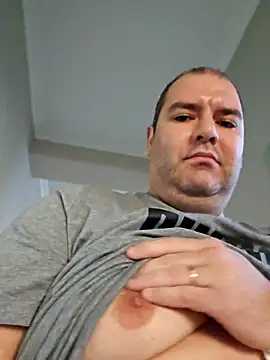 Snapshot of Andrew1900529 chatting on November 5, 2025, 7:30 am Andrew1900529 online show from November 5, 2025, 7:30 am