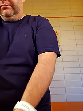 Snapshot of Andrew1900529 chatting on November 7, 2025, 9:09 am Andrew1900529 online show from November 7, 2025, 9:09 am