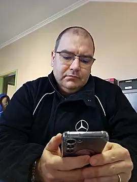 Snapshot of Andrew1900529 chatting on January 12, 2026, 11:37 am Andrew1900529 online show from January 12, 2026, 11:37 am