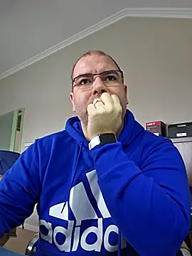 Snapshot of Andrew1900529 chatting on January 14, 2026, 9:59 am Andrew1900529 online show from January 14, 2026, 9:59 am