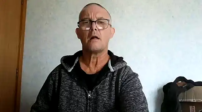 Snapshot of bigballnz chatting on March 17, 2025, 11:54 pm bigballnz online show from March 17, 2025, 11:54 pm