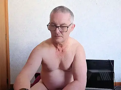 Snapshot of bigballnz chatting on September 22, 2025, 9:28 pm bigballnz online show from September 22, 2025, 9:28 pm