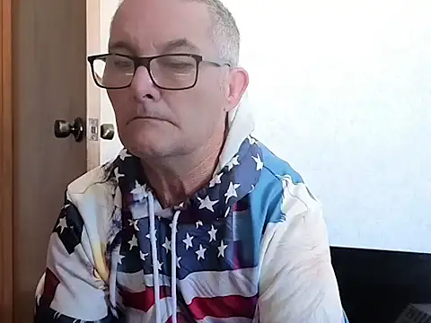 Snapshot of bigballnz chatting on September 26, 2025, 8:35 pm bigballnz online show from September 26, 2025, 8:35 pm