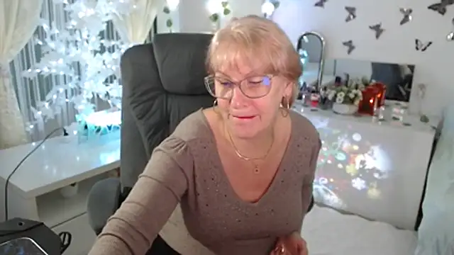 Ghertrude52 online show from December 2, 2025, 4:07 am