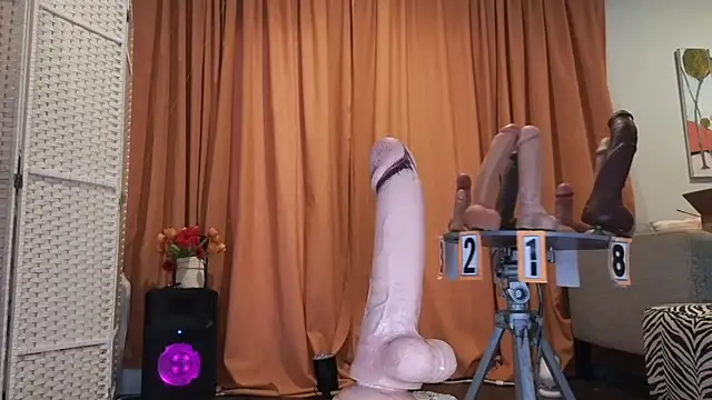 Snapshot of Foglove69 chatting on November 11, 2025, 5:24 pm Foglove69 online show from November 11, 2025, 5:24 pm