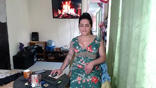 Sashaferrari2000 online show from April 2, 2026, 5:43 pm