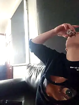 PinkTheHawk online show from March 6, 2026, 1:13 am