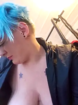 PinkTheHawk online show from April 1, 2026, 10:29 pm