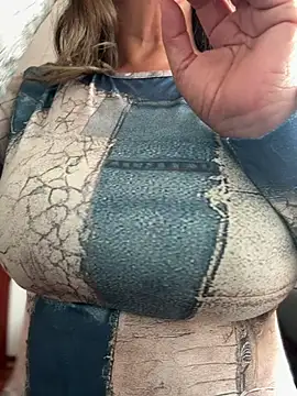 emma tour online show from December 17, 2025, 4:13 pm