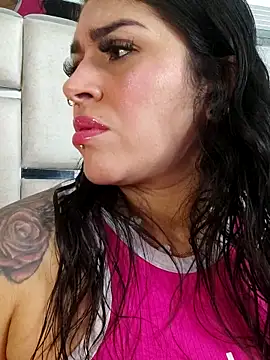 chelaqueen  online show from December 4, 2025, 12:09 am