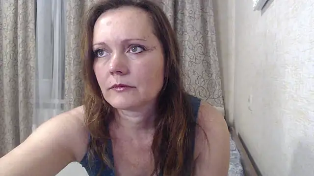 SheLion online show from December 4, 2025, 4:27 pm