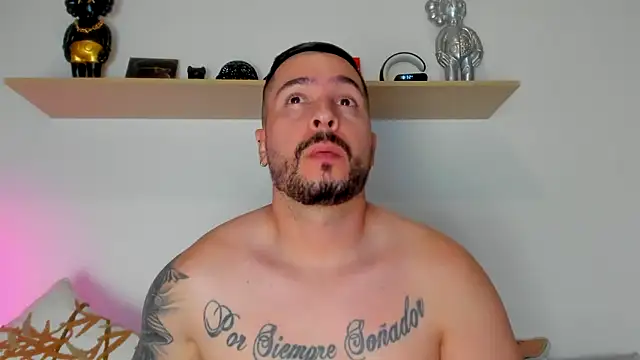 camilo restrepo21 online show from September 11, 2025, 11:27 pm