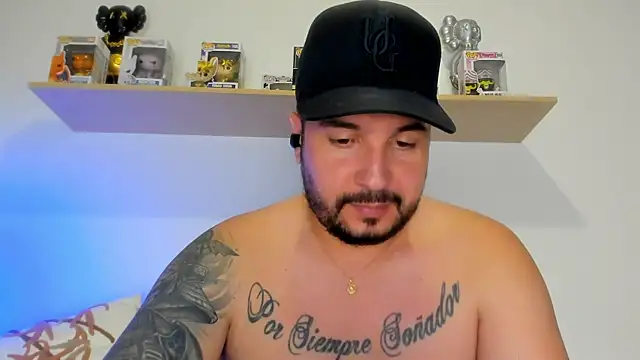 camilo restrepo21 online show from May 13, 2026, 12:08 am