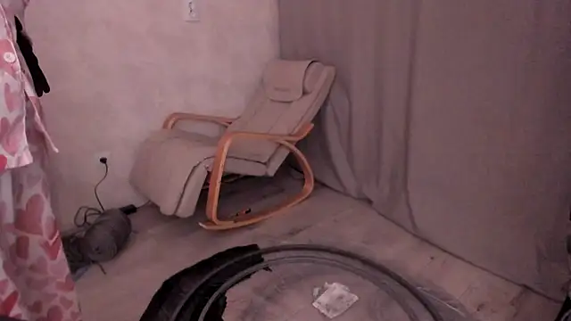 Snapshot of why_again_me chatting on February 25, 2025, 6:09 pm why again me online show from February 25, 2025, 6:09 pm