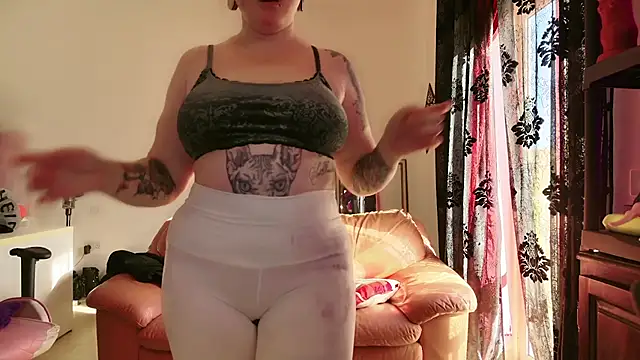 kisicaxx online show from February 4, 2025, 8:24 am