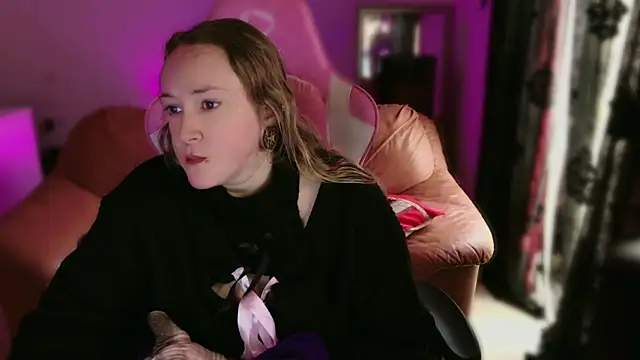 kisicaxx online show from February 20, 2025, 10:37 am