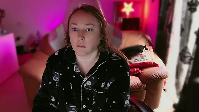 kisicaxx online show from March 9, 2025, 3:16 pm