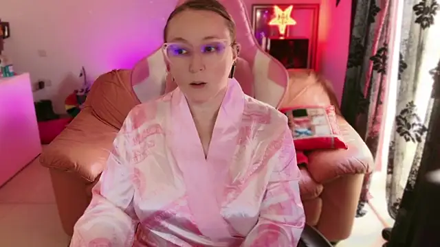 kisicaxx online show from March 10, 2025, 12:48 pm