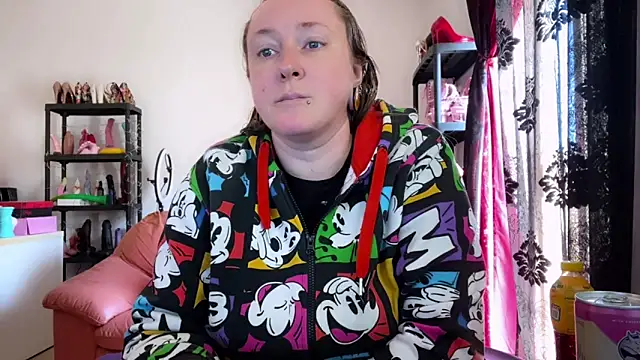 kisicaxx online show from March 27, 2026, 10:15 am