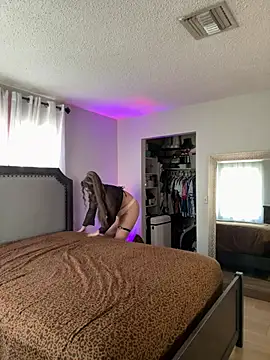 Snapshot of lovely_beast chatting on February 12, 2025, 6:19 pm lovely beast online show from February 12, 2025, 6:19 pm