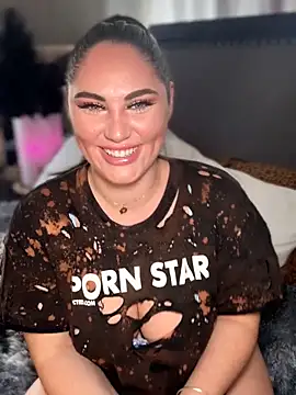 Snapshot of lovely_beast chatting on February 17, 2026, 6:14 pm lovely beast online show from February 17, 2026, 6:14 pm