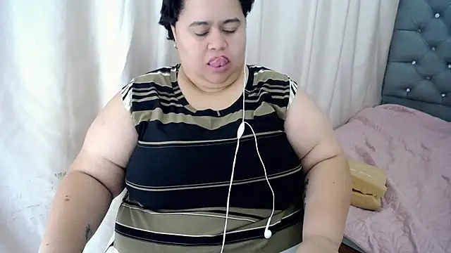 hotlesby4uxxx online show from December 4, 2024, 11:13 pm