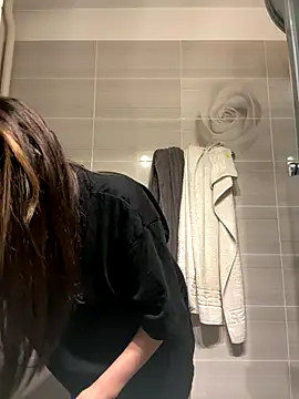 IrisBlues online show from November 3, 2025, 5:25 pm