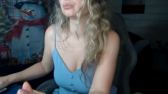 Snapshot of RubiLakros chatting on December 4, 2025, 11:30 am RubiLakros online show from December 4, 2025, 11:30 am