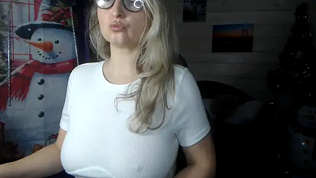 Snapshot of RubiLakros chatting on January 12, 2026, 9:47 am RubiLakros online show from January 12, 2026, 9:47 am