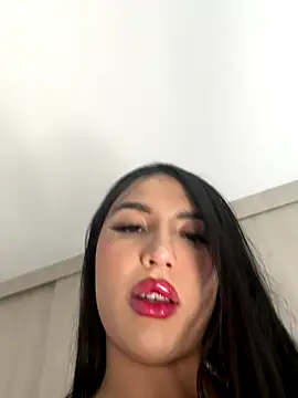 hollyprincess 2 online show from November 17, 2025, 1:33 am