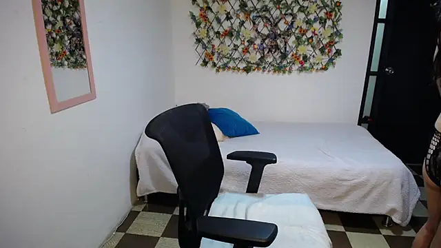 Sofi 5249  online show from March 14, 2025, 12:10 am