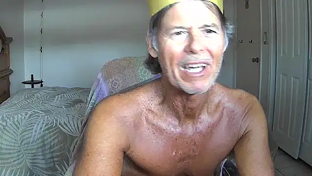 nakeedcowboi65 online show from April 15, 2026, 9:37 pm