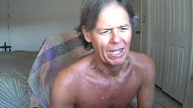 nakeedcowboi65 online show from May 16, 2026, 12:40 am