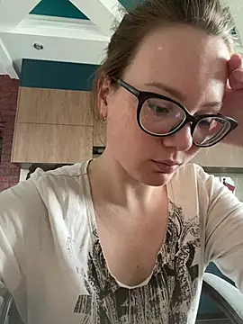 AngelaWhiti online show from June 4, 2026, 1:39 pm