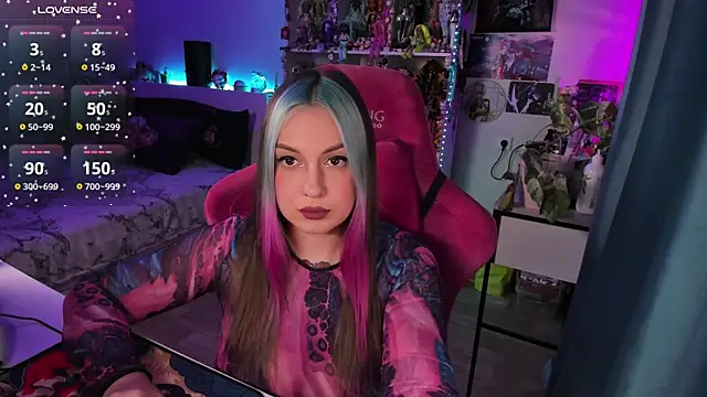 Snapshot of ChloeKohaku chatting on January 13, 2025, 12:35 pm ChloeKohaku online show from January 13, 2025, 12:35 pm