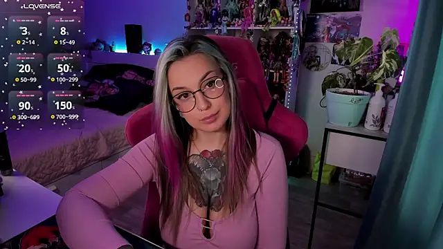 Snapshot of ChloeKohaku chatting on February 17, 2025, 7:04 am ChloeKohaku online show from February 17, 2025, 7:04 am