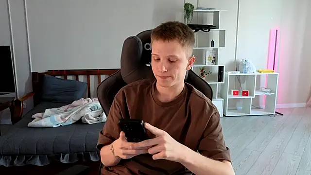 arlekincrop online show from September 26, 2025, 5:22 am