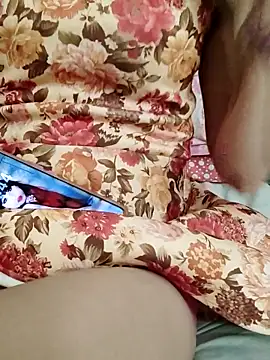 QueenSoreal online show from March 14, 2026, 2:44 pm