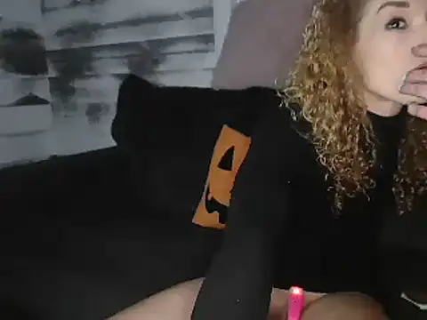 Snapshot of AshleyRain chatting on October 9, 2025, 6:22 am AshleyRain online show from October 9, 2025, 6:22 am