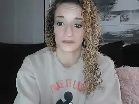 Snapshot of AshleyRain chatting on August 1, 2026, 6:45 am AshleyRain online show from August 1, 2026, 6:45 am