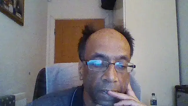 Snapshot of rauncher1 chatting on October 6, 2025, 9:40 am rauncher1 online show from October 6, 2025, 9:40 am